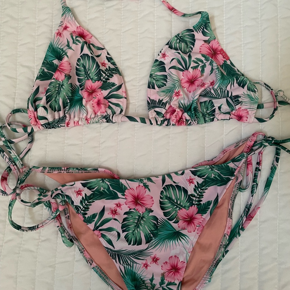Doll swim suit top and bottom